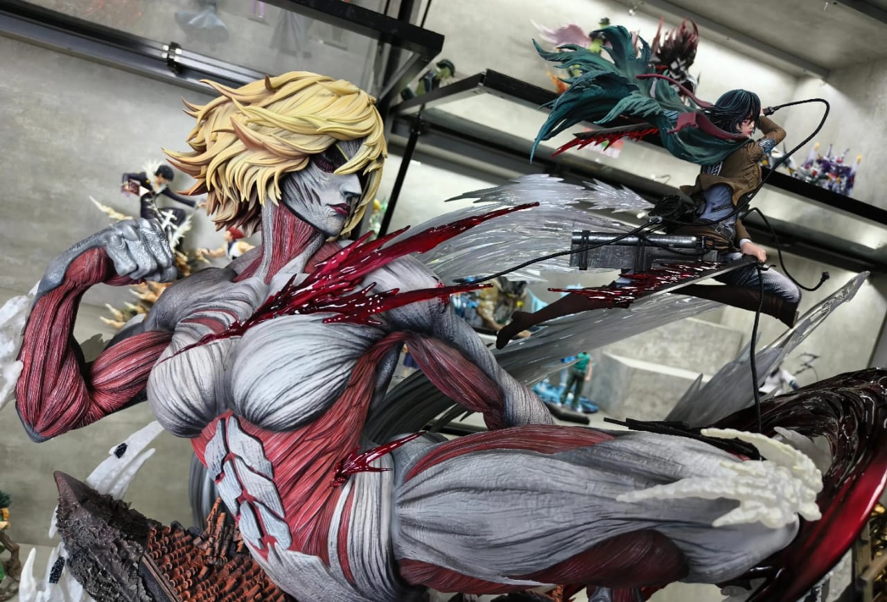 Hertz Studio - Mikasa vs Female Titan  ( in Stock )