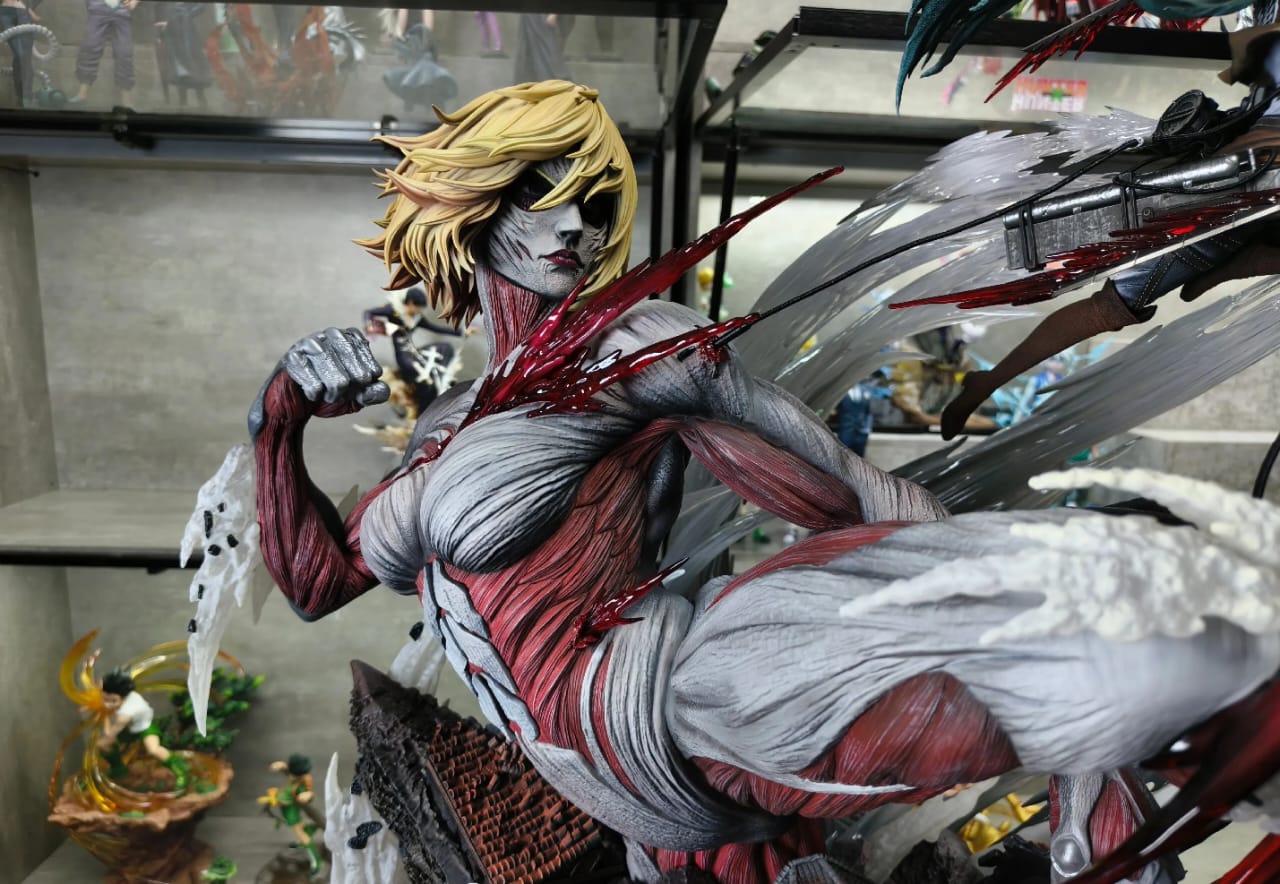 Hertz Studio - Mikasa vs Female Titan  ( in Stock )