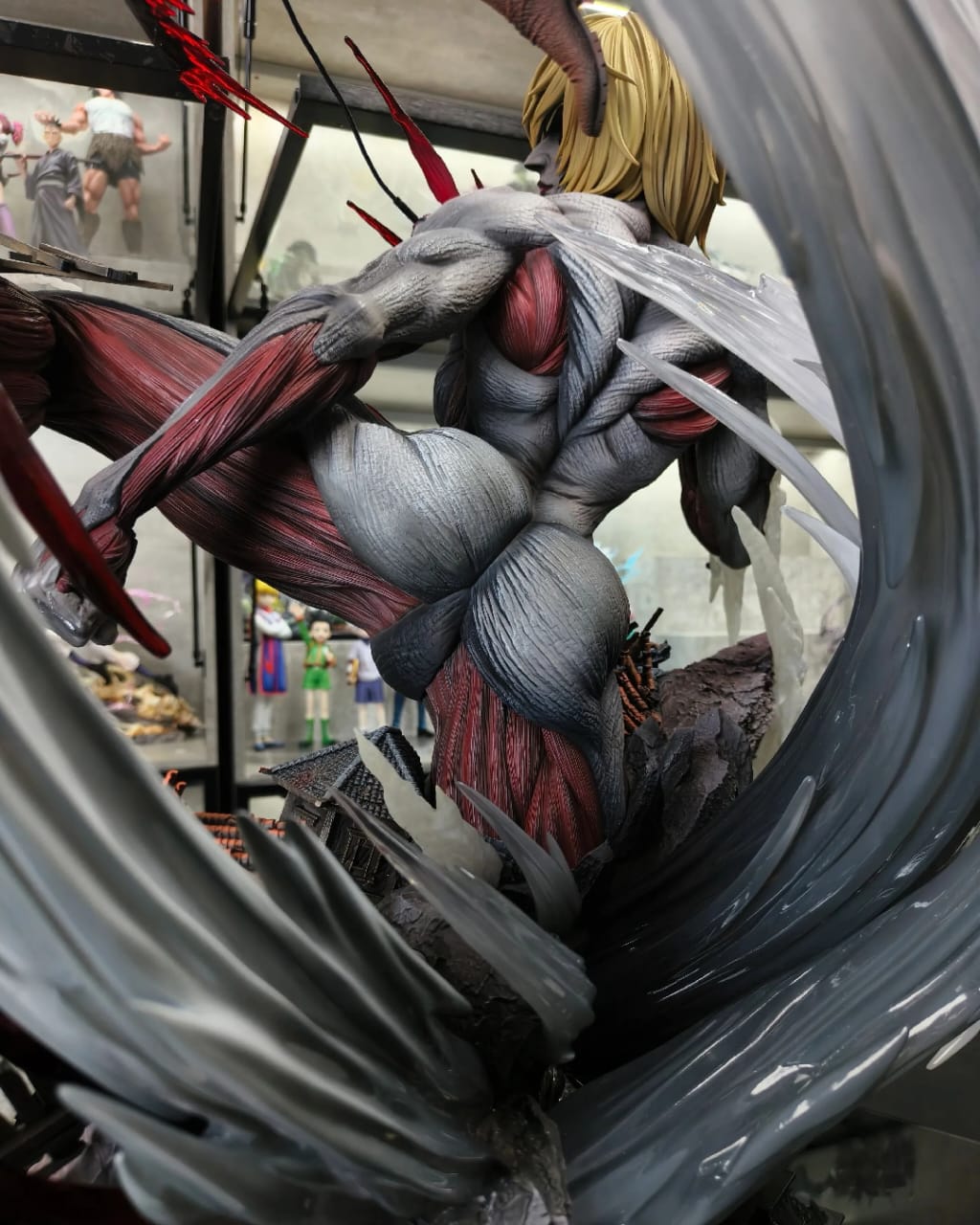 Hertz Studio - Mikasa vs Female Titan  ( in Stock )