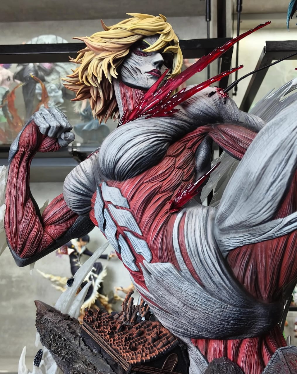 Hertz Studio - Mikasa vs Female Titan  ( in Stock )