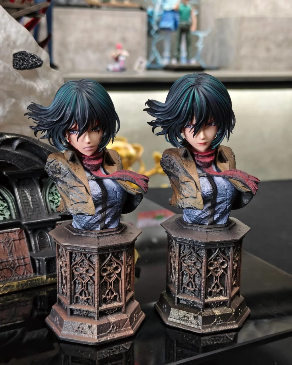 Hertz Studio - Mikasa vs Female Titan  ( in Stock )