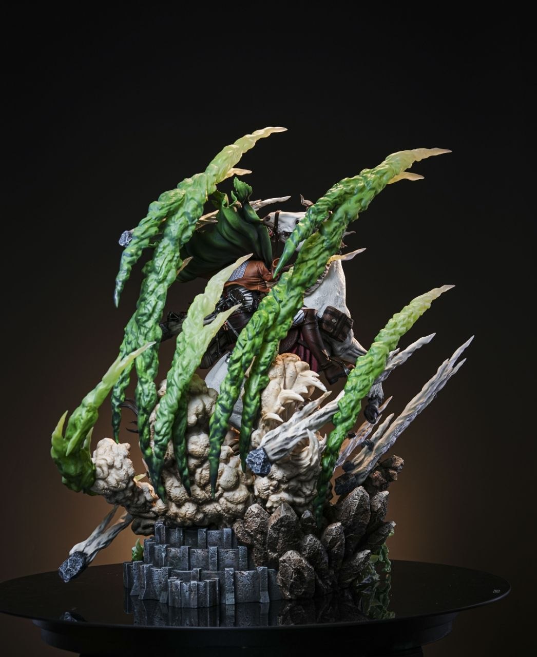Model Power Studio - Commander Erwin's Suicide Charge  Attack on Titan